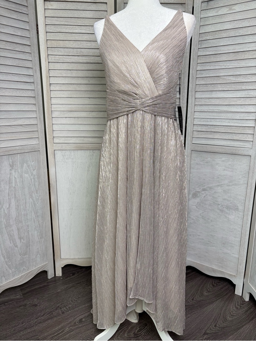 WHBM LIGHTWEIGHT CHAMPAGNE w/HINT of ROSE,HIGH/LOW DRESS w/SLIGHT TRAIN sz6